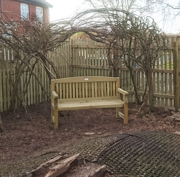 Wooden fences, planters and bench for Blagdon Primary School